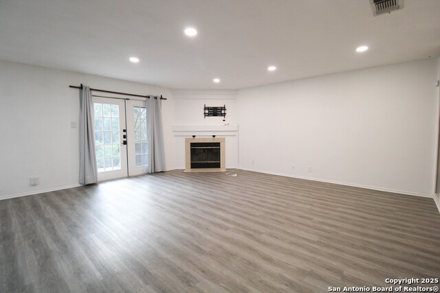 Image 7 of 48 For 14018 Hills Village N