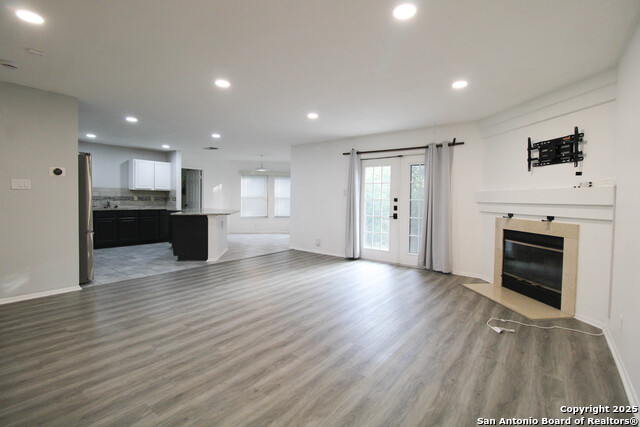 Image 8 of 48 For 14018 Hills Village N