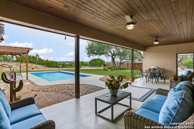 Image 5 of 43 For 101 Stallion Estates Dr N
