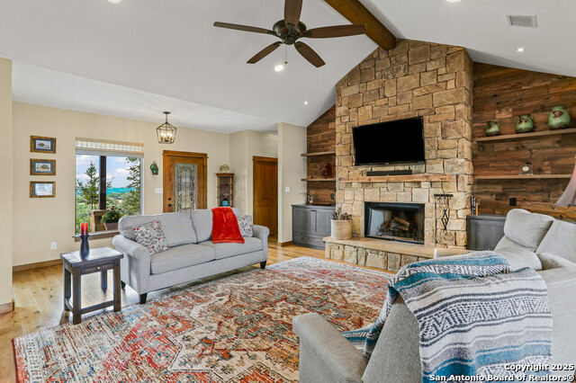 Image 7 of 43 For 101 Stallion Estates Dr N