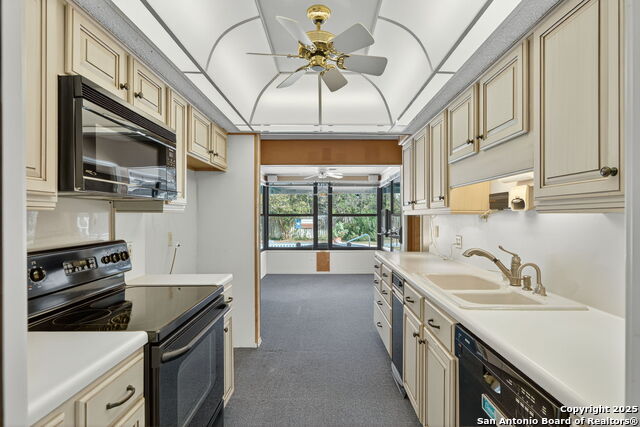 Listing photo id 11 for 109 Cueva  