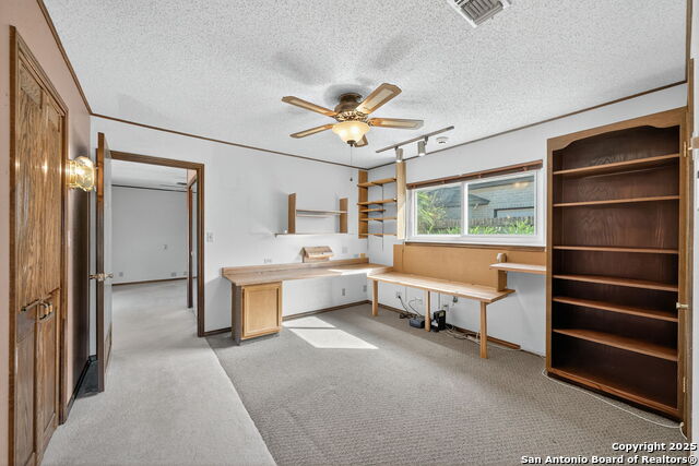 Listing photo id 24 for 109 Cueva  