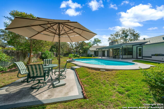 Listing photo id 35 for 109 Cueva  