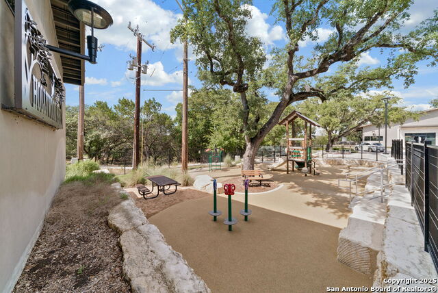 Listing photo id 49 for 109 Cueva  