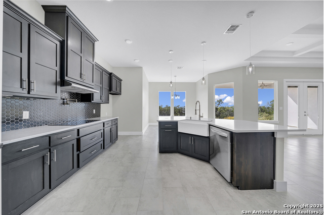 Listing photo id 12 for 106 County Road 2730