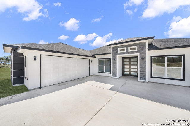 Listing photo id 1 for 106 County Road 2730