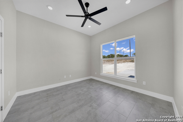 Listing photo id 3 for 106 County Road 2730