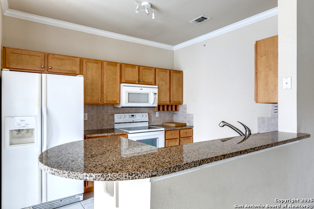 Image 12 of 15 For 6160 Eckhert 303