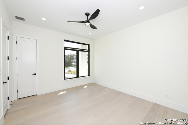 Listing photo id 20 for 10303 Kendall