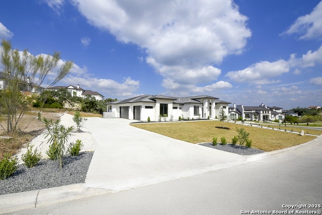 Listing photo id 1 for 10303 Kendall