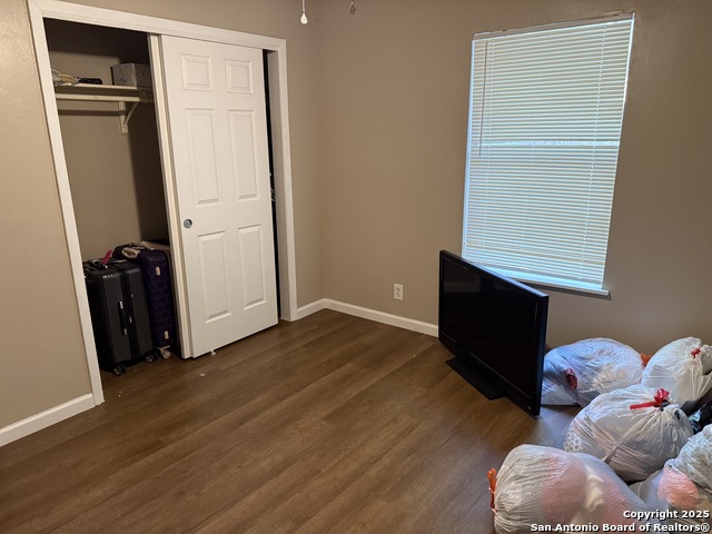 Image 14 of 22 For 4227 Woodmanor