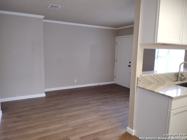 Image 4 of 22 For 4227 Woodmanor