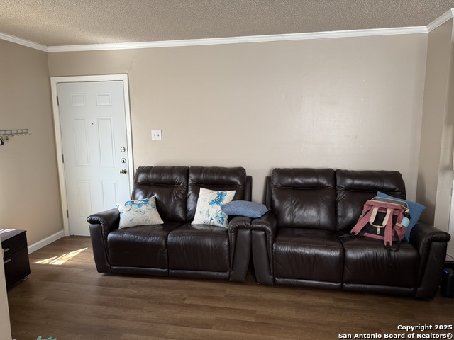 Image 7 of 22 For 4227 Woodmanor