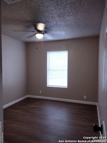 Image 9 of 22 For 4227 Woodmanor