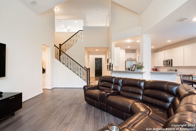 Listing photo id 11 for 16514 Sierra Linda