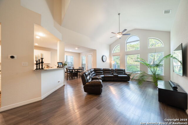 Listing photo id 12 for 16514 Sierra Linda