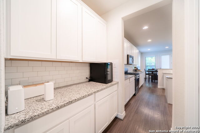 Listing photo id 6 for 16514 Sierra Linda