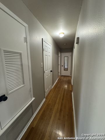 Image 10 of 19 For 4414 Hall Park