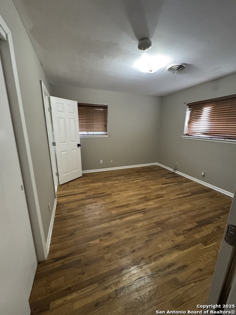 Image 13 of 19 For 4414 Hall Park