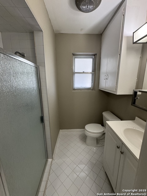 Image 15 of 19 For 4414 Hall Park