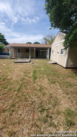 Image 16 of 19 For 4414 Hall Park