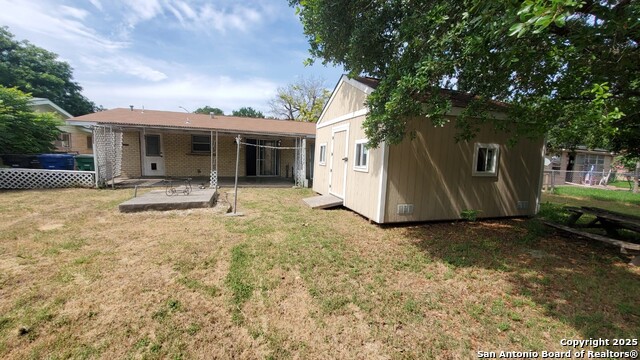 Image 18 of 19 For 4414 Hall Park