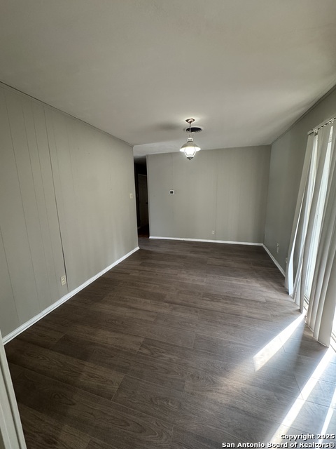 Image 8 of 19 For 4414 Hall Park