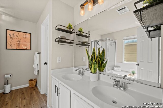 Image 13 of 30 For 2111 Wiltshire