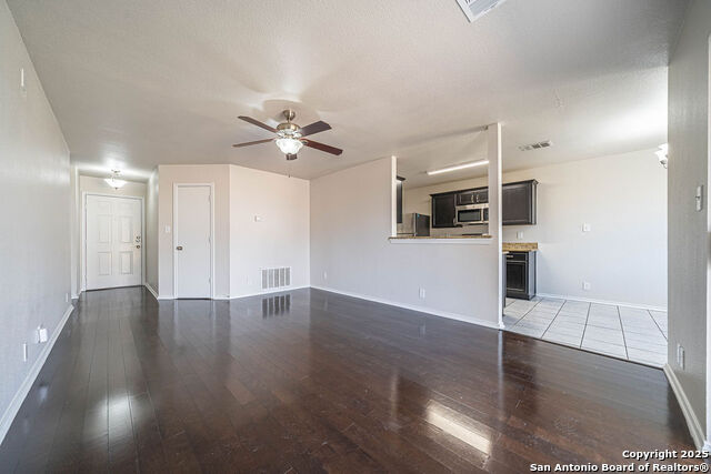 Image 3 of 25 For 8407 Sea Rim