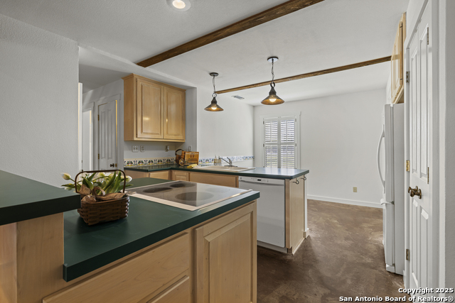 Image 14 of 34 For 904 Lincoln N