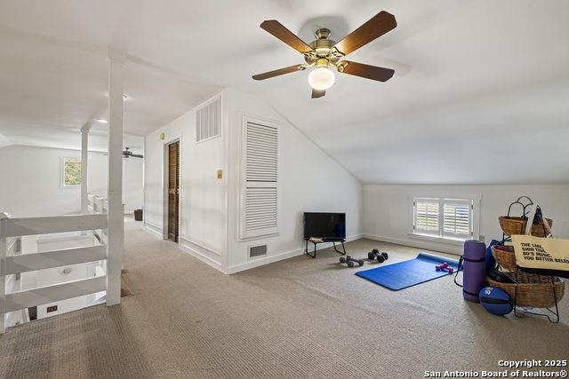 Image 22 of 34 For 904 Lincoln N