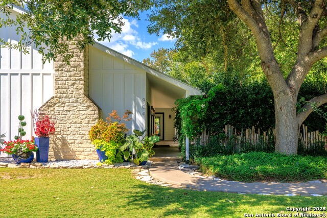 Image 3 of 34 For 904 Lincoln N