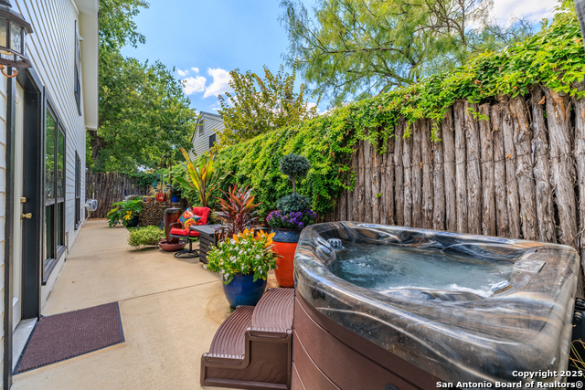 Image 32 of 34 For 904 Lincoln N