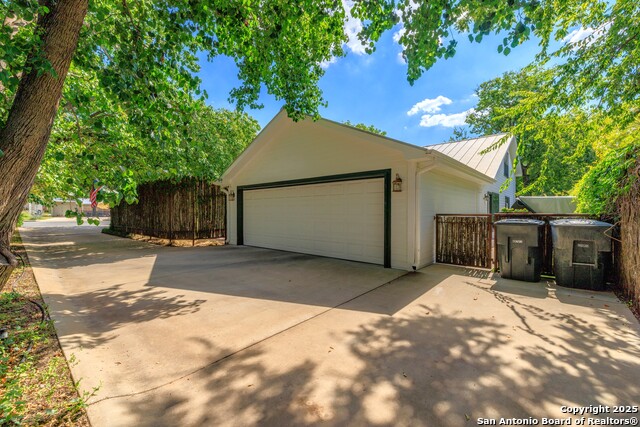 Image 34 of 34 For 904 Lincoln N