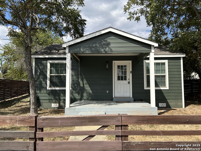 Details for 1698 Bridge W, New Braunfels, TX 78130