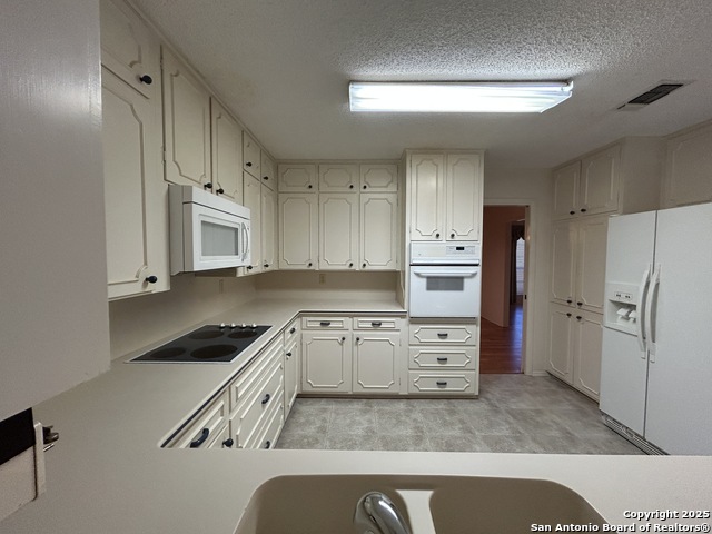 Listing photo id 8 for 11 La Mesa