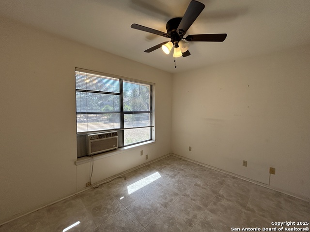 Listing photo id 18 for 11 La Mesa