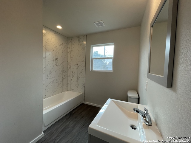 Image 7 of 12 For 130 Senisa  A