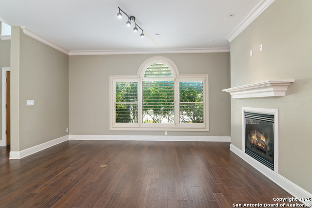 Image 11 of 31 For 123 Eaton St 104