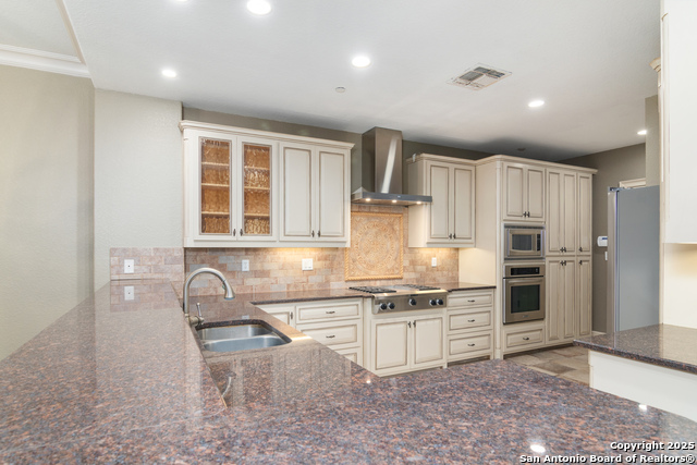 Image 15 of 31 For 123 Eaton St 104