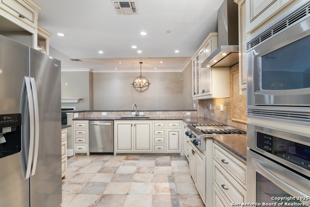 Image 16 of 31 For 123 Eaton St 104