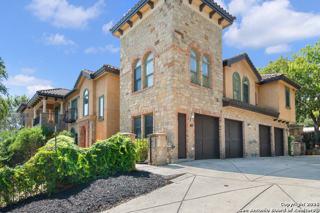 Image 4 of 31 For 123 Eaton St 104