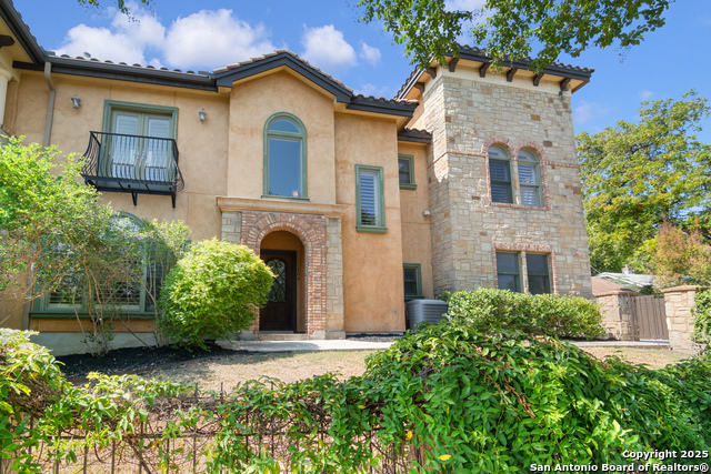 Image 6 of 31 For 123 Eaton St 104