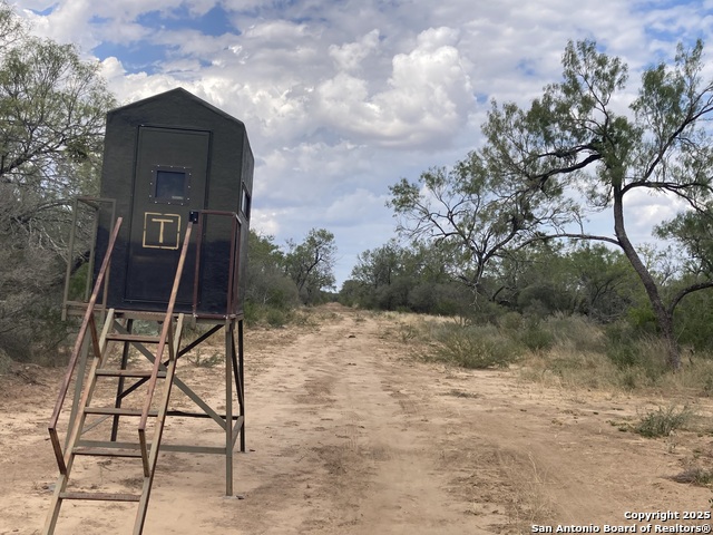 Listing photo id 28 for 000 Cr 765  