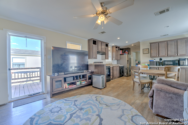 Image 6 of 17 For 7109 Loop 1604 #313 W 313