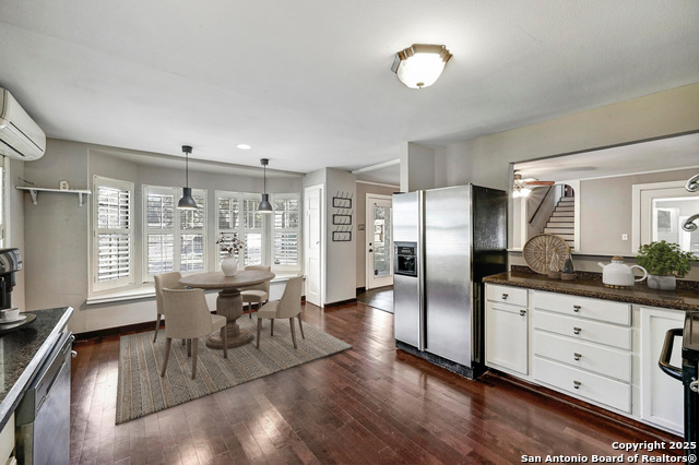 Image 3 of 40 For 1005 4th  