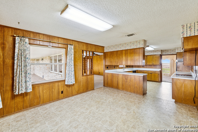 Listing photo id 8 for 3830 County Road 541