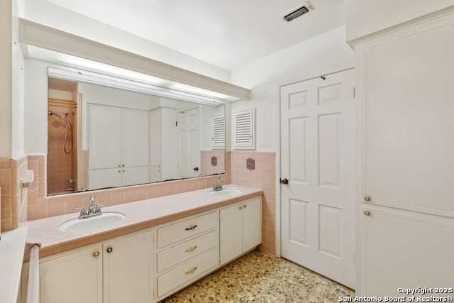 Listing photo id 15 for 3830 County Road 541