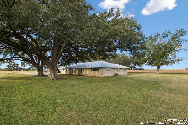 Listing photo id 3 for 3830 County Road 541