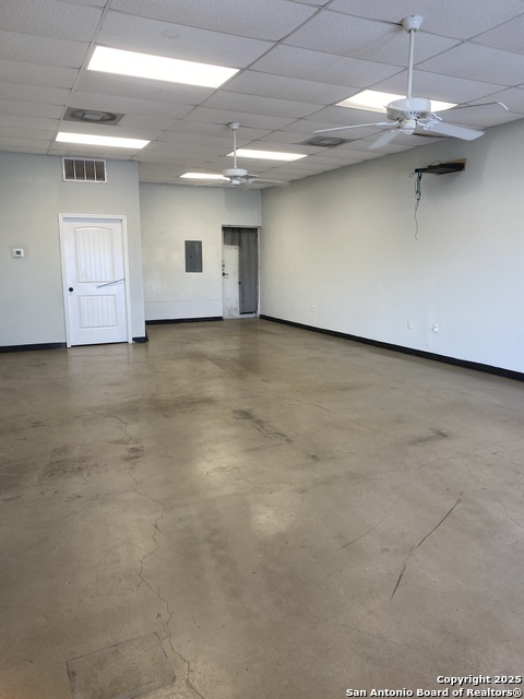 Listing photo id 3 for 7150 Whippoorwill 4